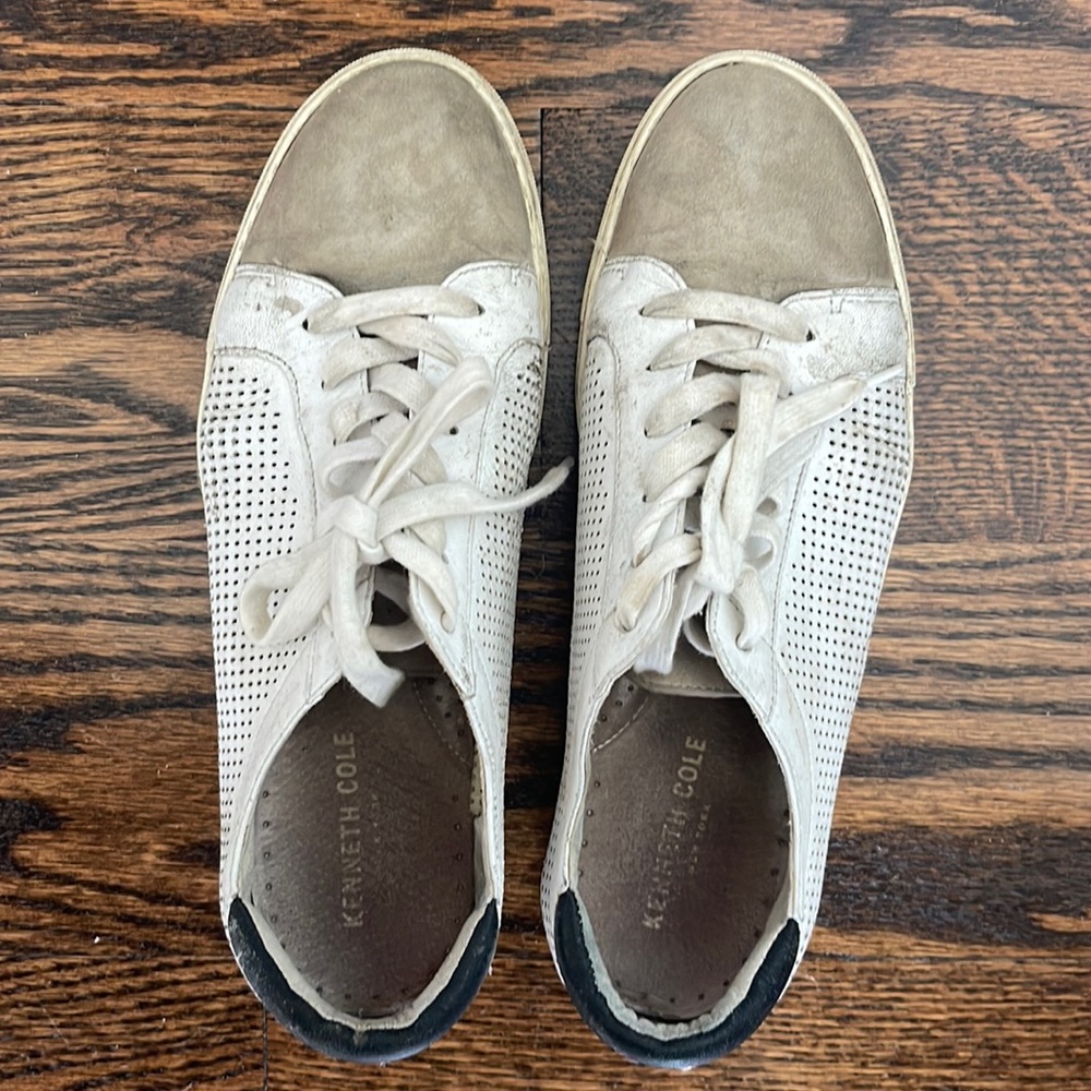 Kenneth Cole Stylish White Sneakers in Size 9.5